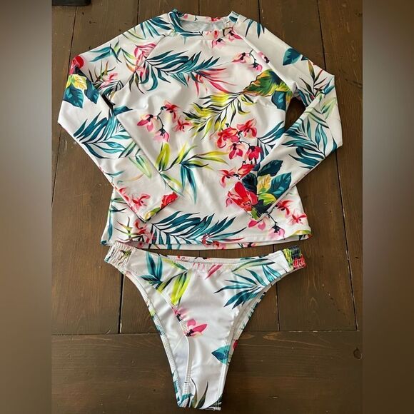 Women’s Swim Suit - Picture 1 of 1